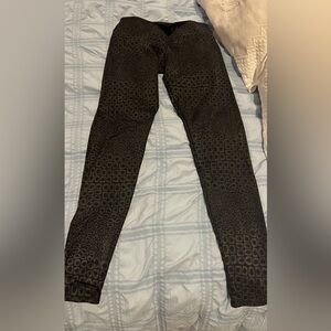 Onzie Black Patterned Leggings M/L NWOT